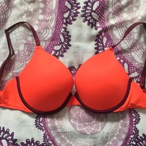 NWOT Victoria’s Secret PINK Push Up Bra 32C